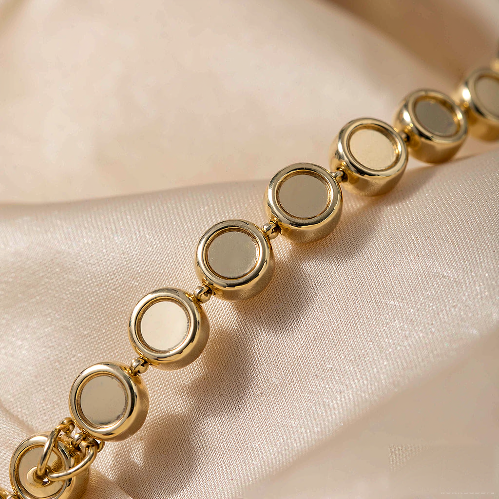 VARYNOXA Meteor Tennis Bracelet — macro view