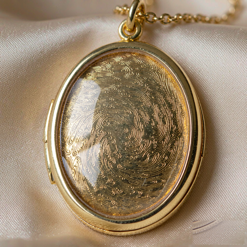 VARYNOXA Nebula Locket Necklace — macro view