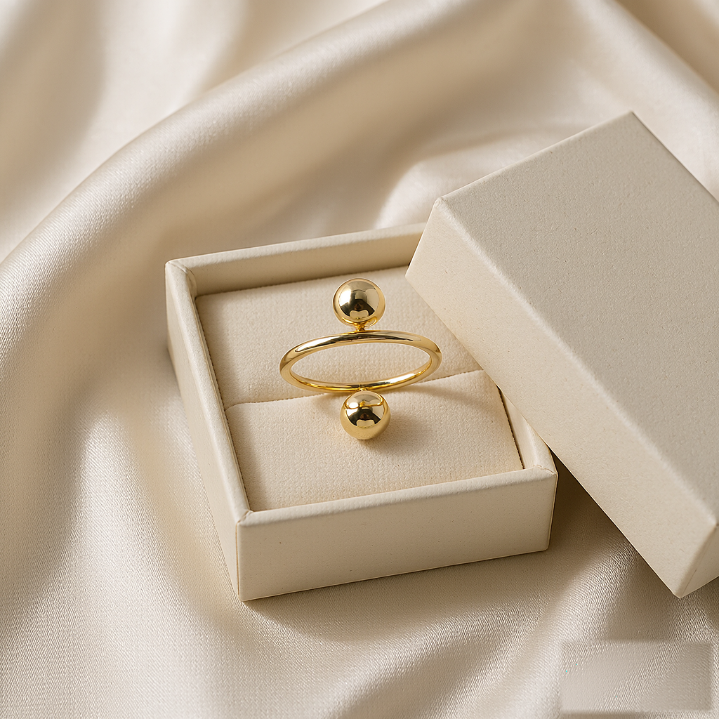 VARYNOXA Orbit Band Ring — gift view