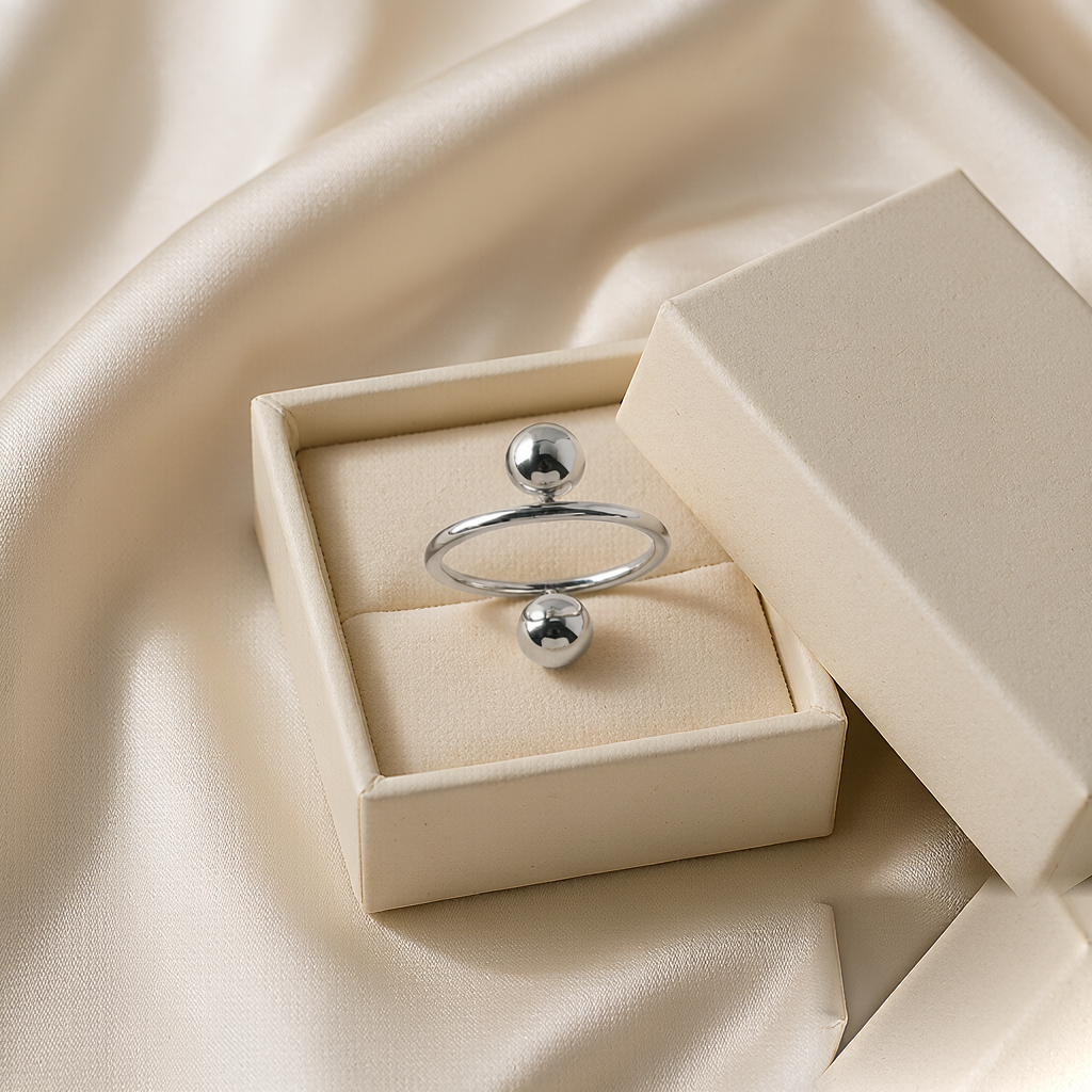 Orbit Band Ring — Silver — gift view