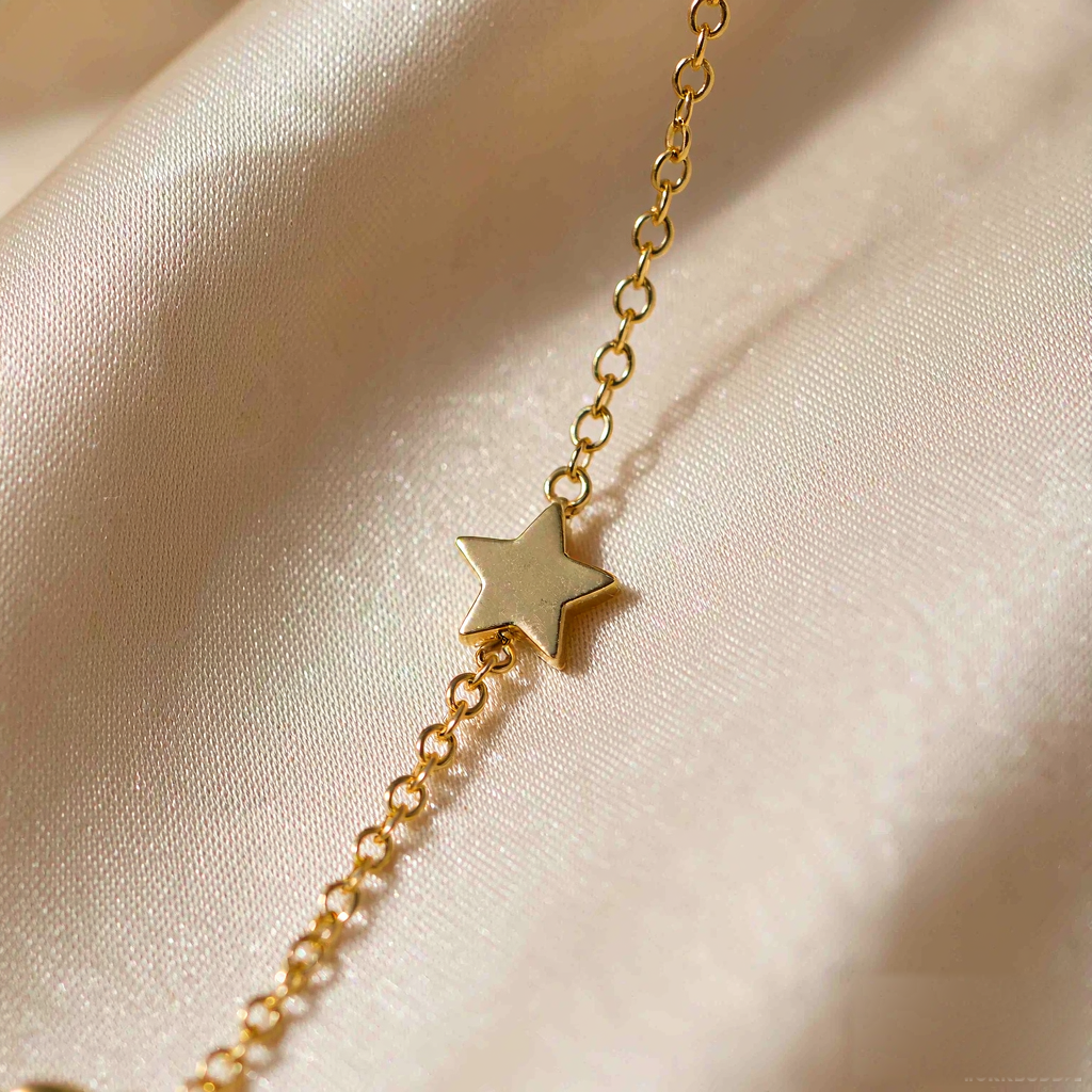 VARYNOXA Stardust Chain Bracelet — macro view